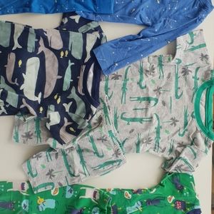 SOLD Bundle of 2t pajamas